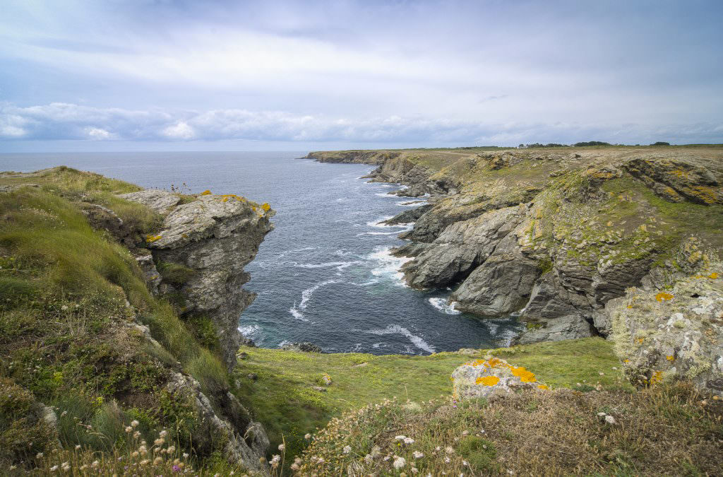 Les falaises du Trou de l'enfer à l'île de Groix (Morbihan)