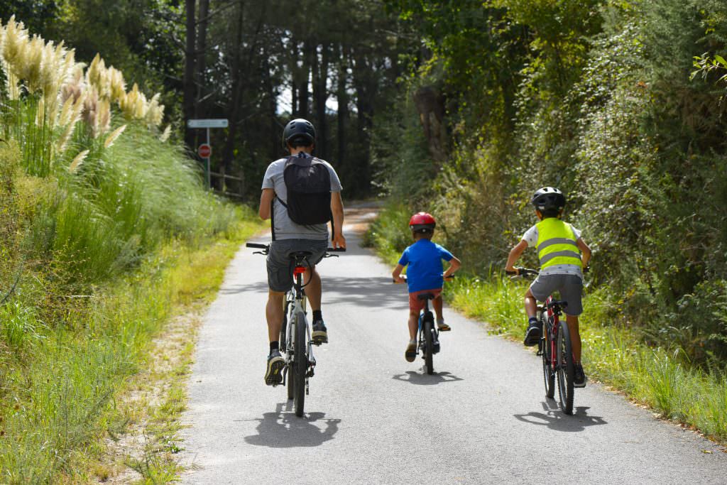 Ploemeur, balade vélo avec les enfants sur la voie verte des kaolins