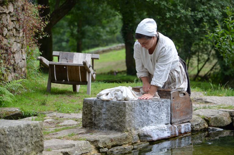 Poul Fetan, femme au lavoir