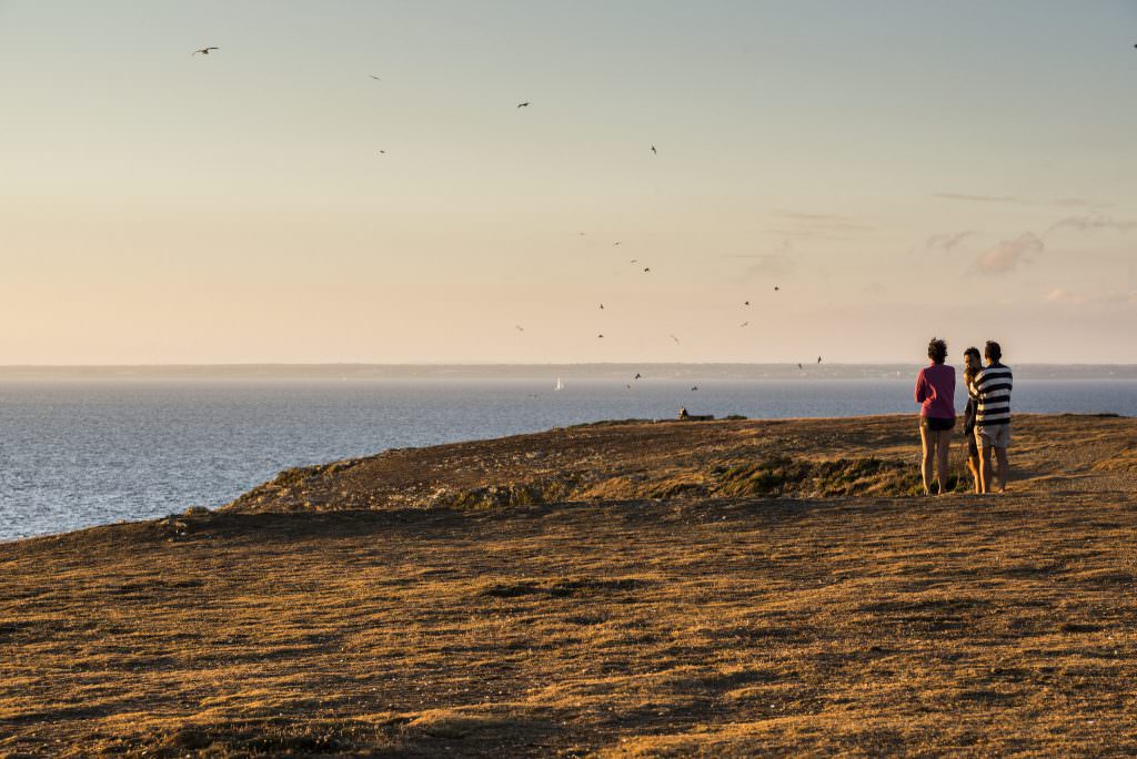 Vue de l'Ile de Groix sur la mer et le continent