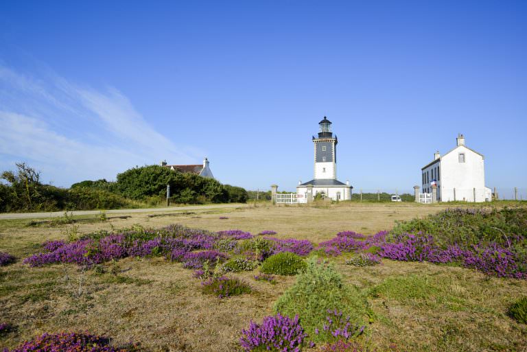 Phare et maison de Pen Men, à l'île de Groix.