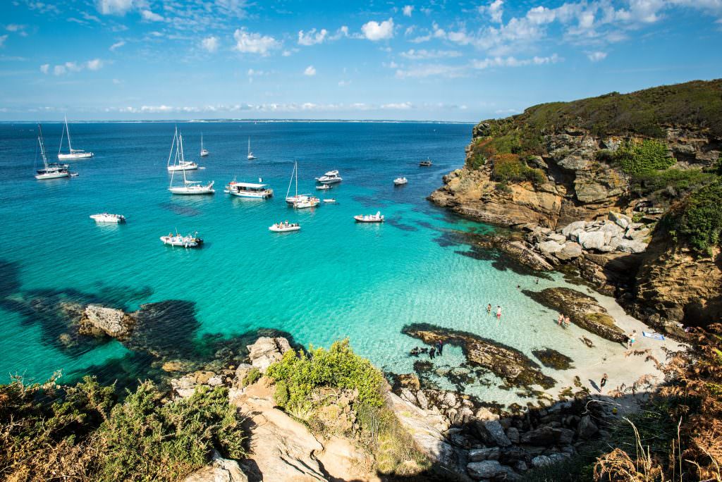 La crique de "Tahiti Beach", plage de Poulziorec à l'île de Groix (Morbihan)