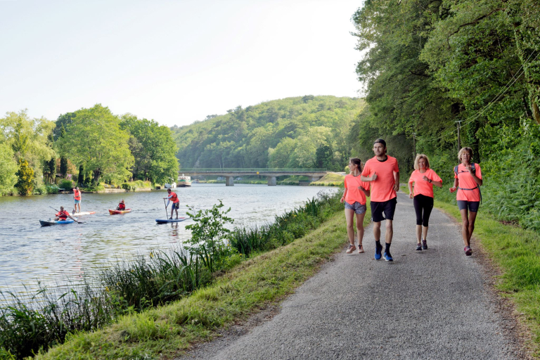 Epréuve de Paddle & Run pendant l'événement sportif Les Raids Dingues du Blavet, entre Hennebont et Quistinic (Morbihan)