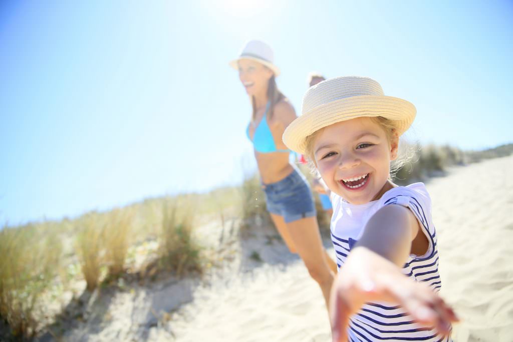 Lorient, fillette sur la plage