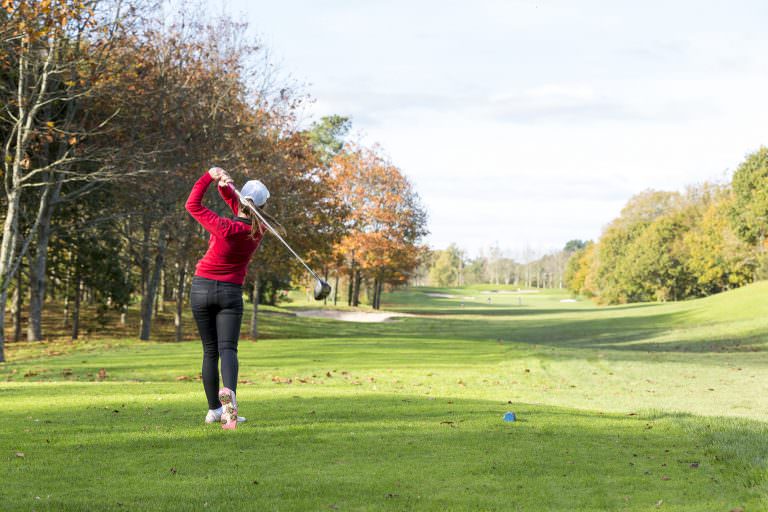 Joueur de golf au Golf de Val Quéven (Morbihan)