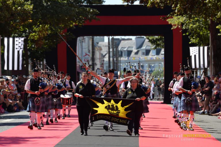 Festival Interceltique. Grande Parade à Lorient.