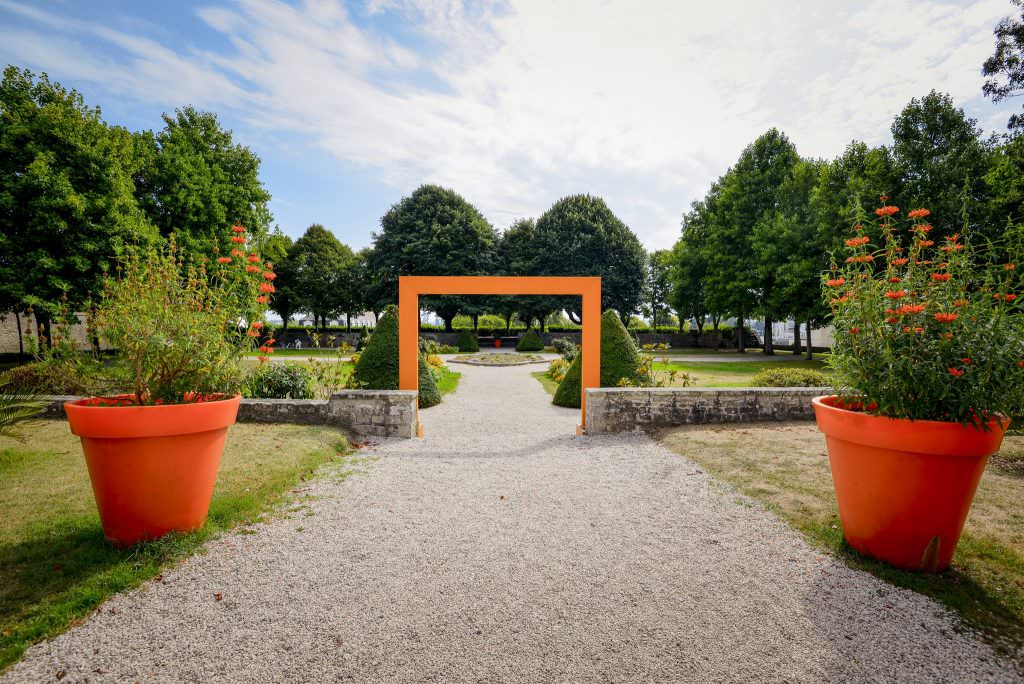 Les Jardins à la Française autour de l'Hôtel Gabriel dans l'Enclos du Port à Lorient (Morbihan)