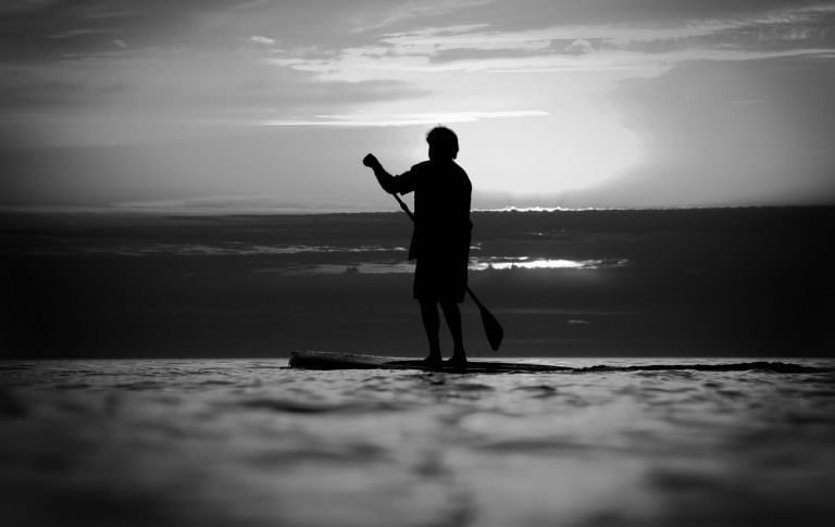 Le stand-up paddle en mer