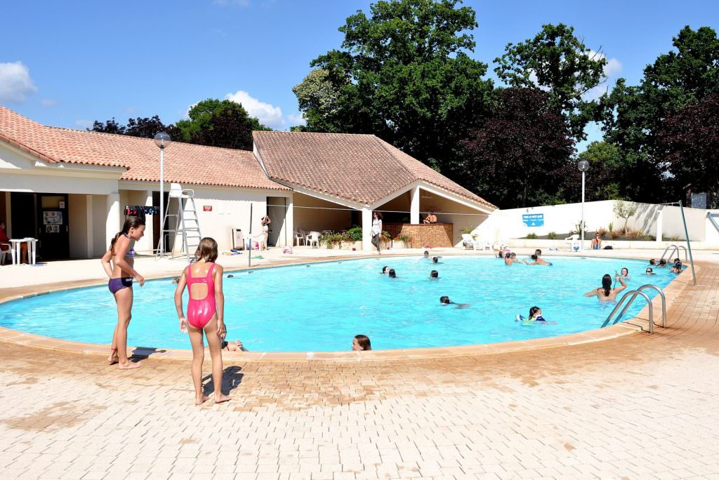 Piscine municipale en plein air à Riantec (Morbihan)