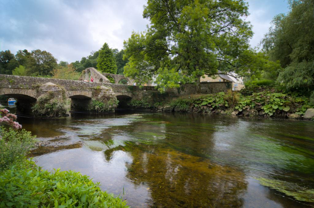 Le Pont Saint-Jean, construit entre le 16e et le 18e siècle, sur le tracé d'une ancienne voie romaine.