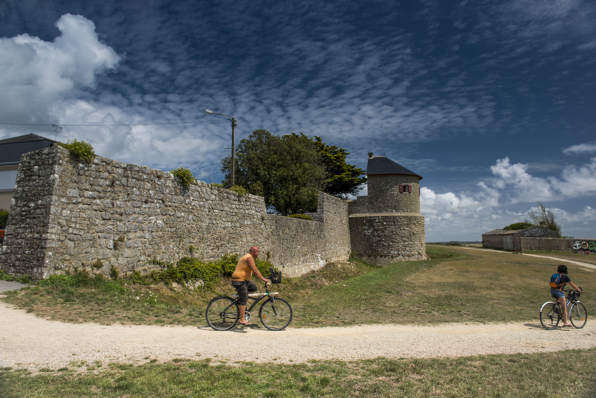 Balade à vélo le long des remparts à Port-Louis