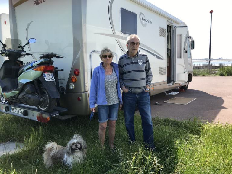 Couple de camping-caristes interviewés, à Port-Louis