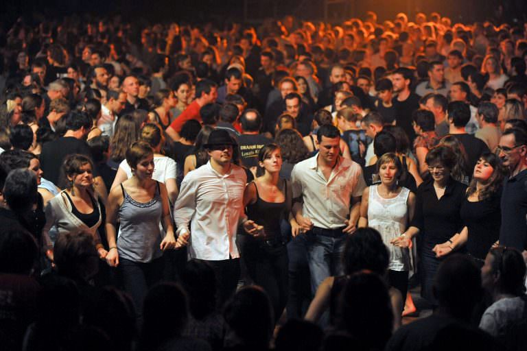 fans de danses bretonnes au fest-noz