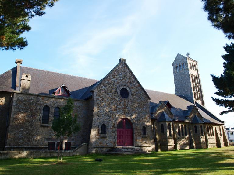 Eglise de Sainte-Thérèse dans le quartier de Keryado à Lorient (Morbihan)
