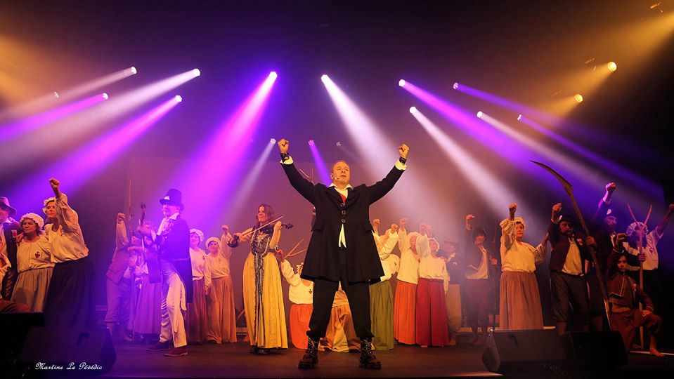 Théâtre à l'Océanis à Ploemeur (Morbihan) 