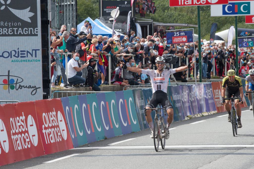 Ligne d'arrivée, vainqueur de course du Grand prix de PLouay - Bretagne Classic Ouest-France