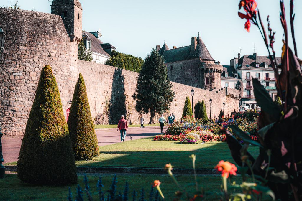 Jardins et Les remparts de la ville d'Hennebont