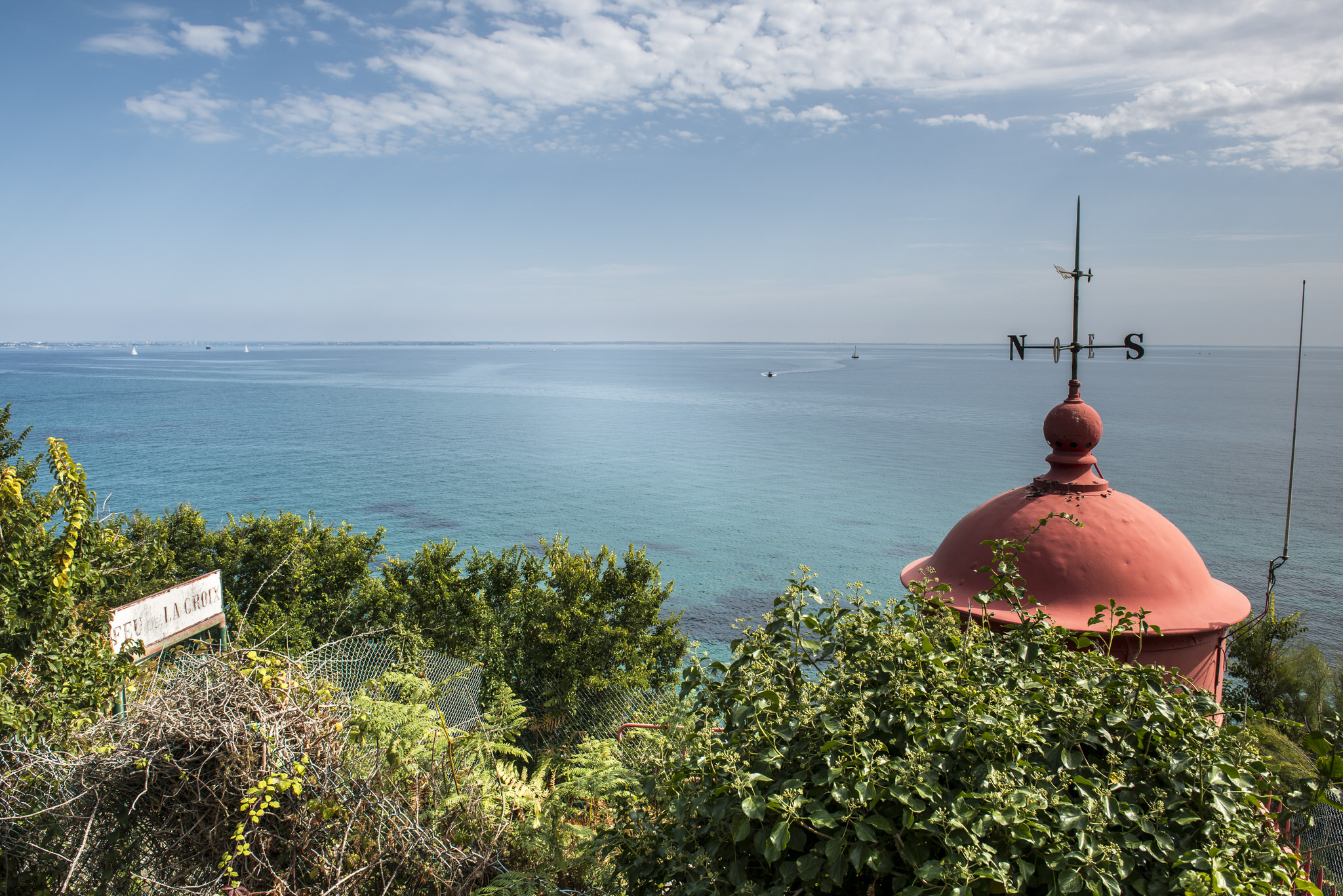 Feu de la Croix, plus petit phare sur l'île de Groix (Morbihan)