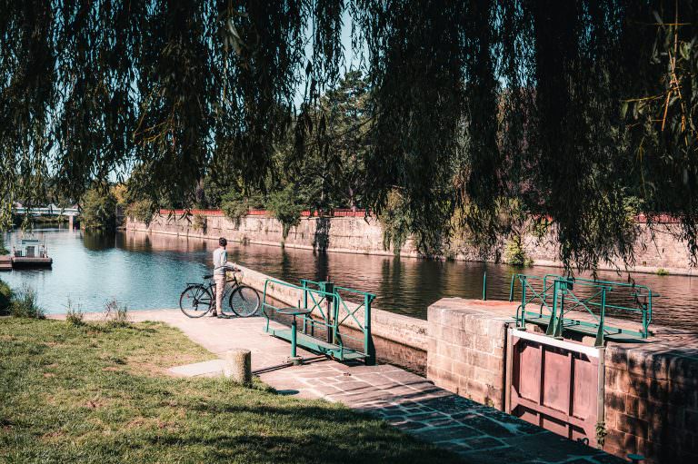 vélo le long du blavet