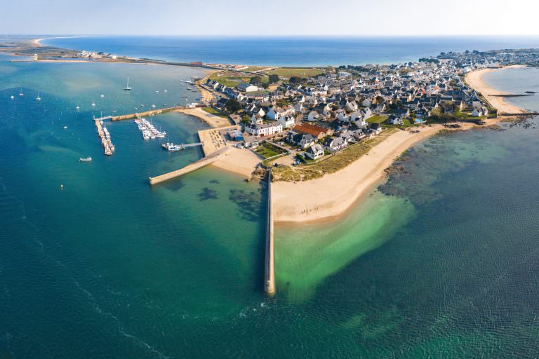 Vue aérienne du port de la Presqu'île de Gâvres sur la Petite Mer (Morbihan)