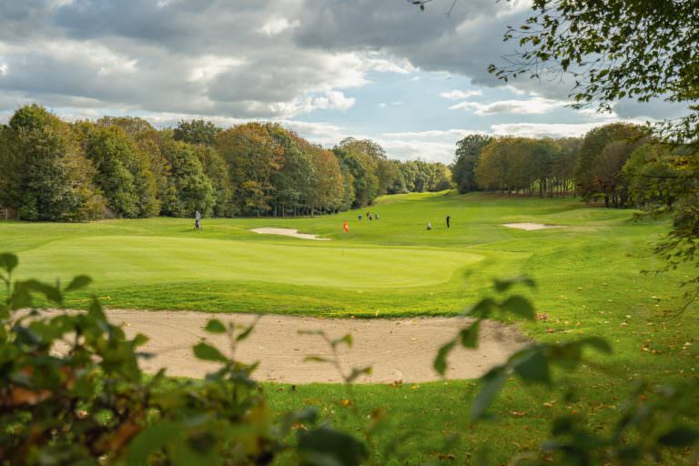 Joueurs de golf au Golf de Val Quéven (Morbihan)