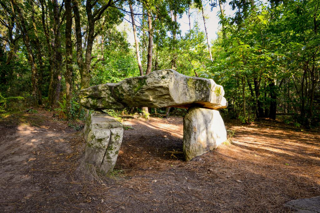 Dolmen de kerporel à Riantec en Morbihan