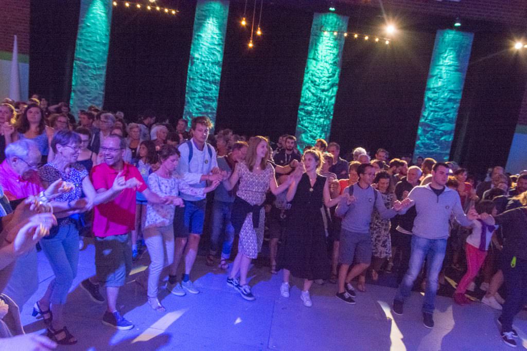 Danses bretonnes au Festival Interceltique de Lorient (Morbihan)