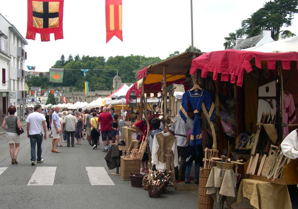 Marché artisanal des Médiévales d'Hennebont (Morbihan)