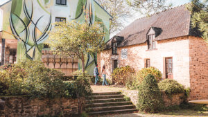 Visite de l'Atelier d'Estienne - Centre d'Art Contemporain à Pont-Scorff (Morbihan)