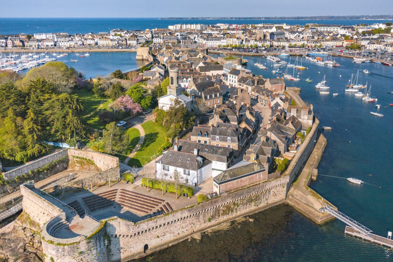 Vue aérienne de la Ville Close de Concarneau (Finistère, Bretagne Sud)