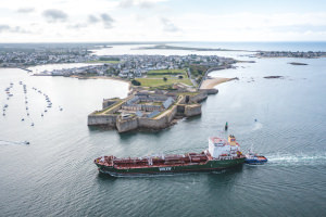 Vue aérienne de la Citadelle de Port-Louis et de la rade de Lorient (Morbihan)