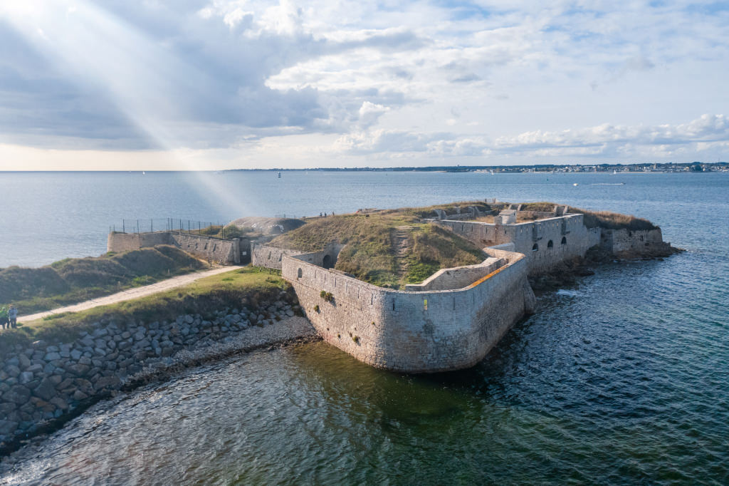 Le fort de Porh Puns sur la presqu'île de Gâvres (Morbihan) 