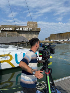 Accueil d'un journaliste de la BBC à Lorient La Base, Morbihan