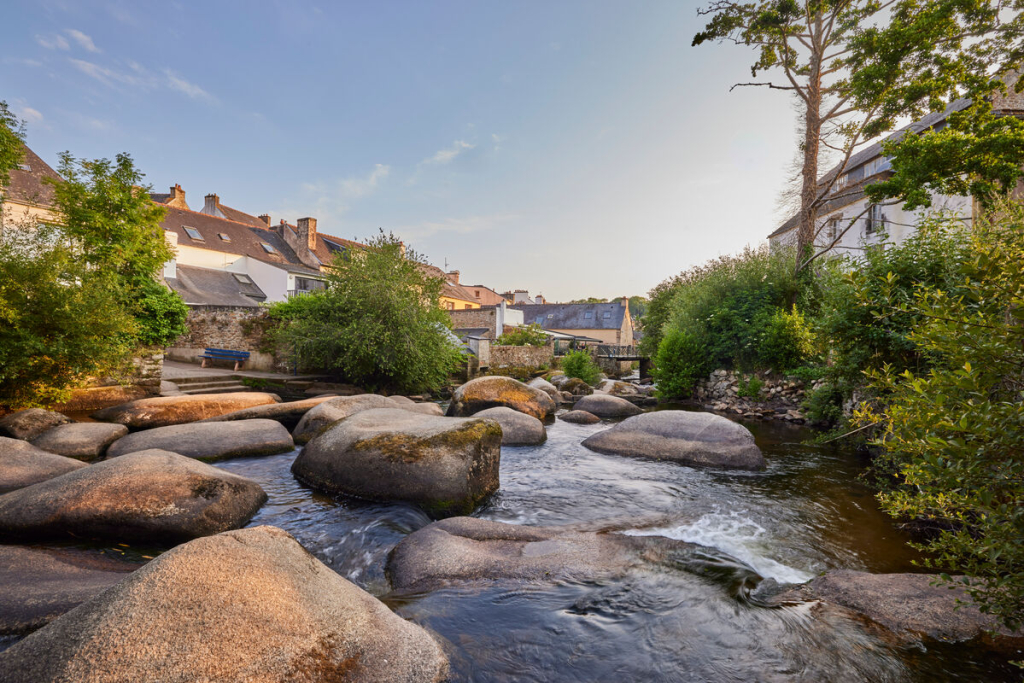 Rochers sur l'Aven du chaos de Pont-Aven (Finistère)