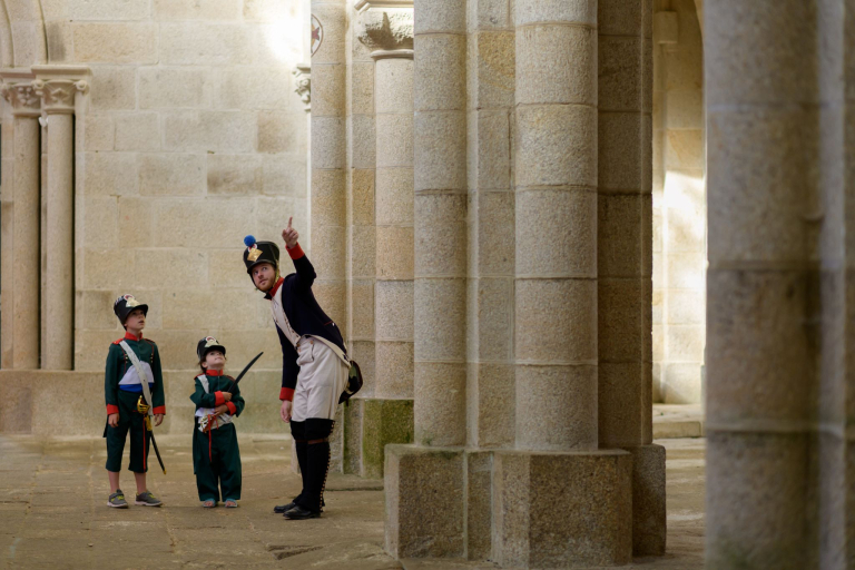 Visite guidée costumée pour les enfants à la découverte de Napoélonville à Pontivy (Morbihan)