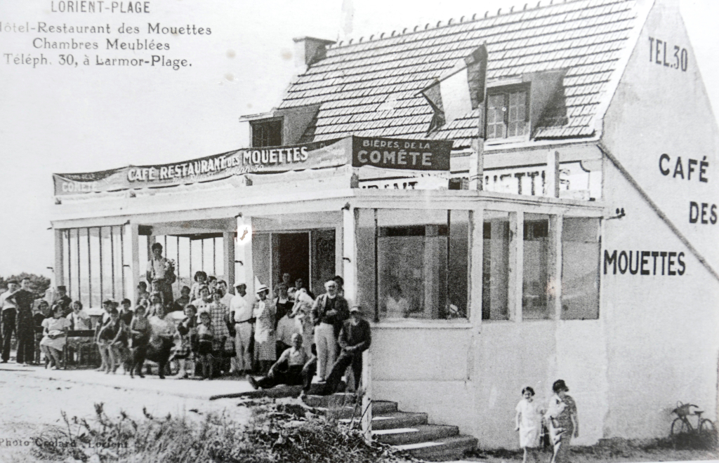Ancienne carte postale de l'hôtel-restaurant des Mouettes à Larmor-Plage (Morbihan)