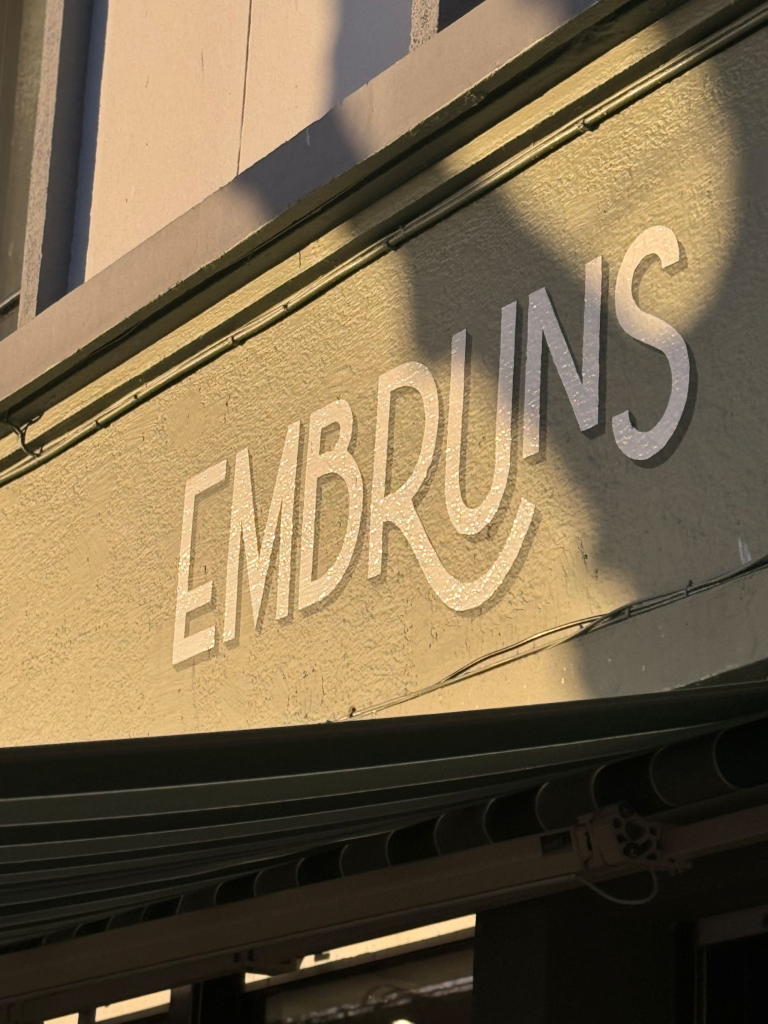 Devanture du restaurant les Embruns à Lorient