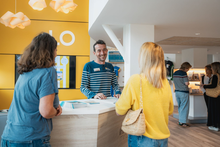 Conseil en séjour à l'office de tourisme de Lorient (Morbihan)