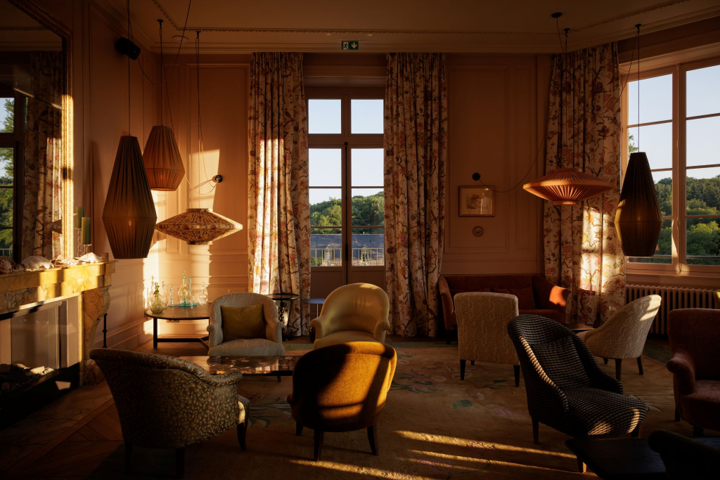 Le Salon Rose, espace privatisable, au Domaine de Locguénolé & Spa à Kervignac (Morbihan)