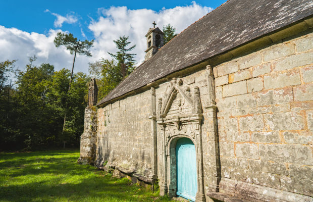 Façade latérale de la façade du Cloître à Quistinic (Morbihan) - ©Thibault Poriel - LBST