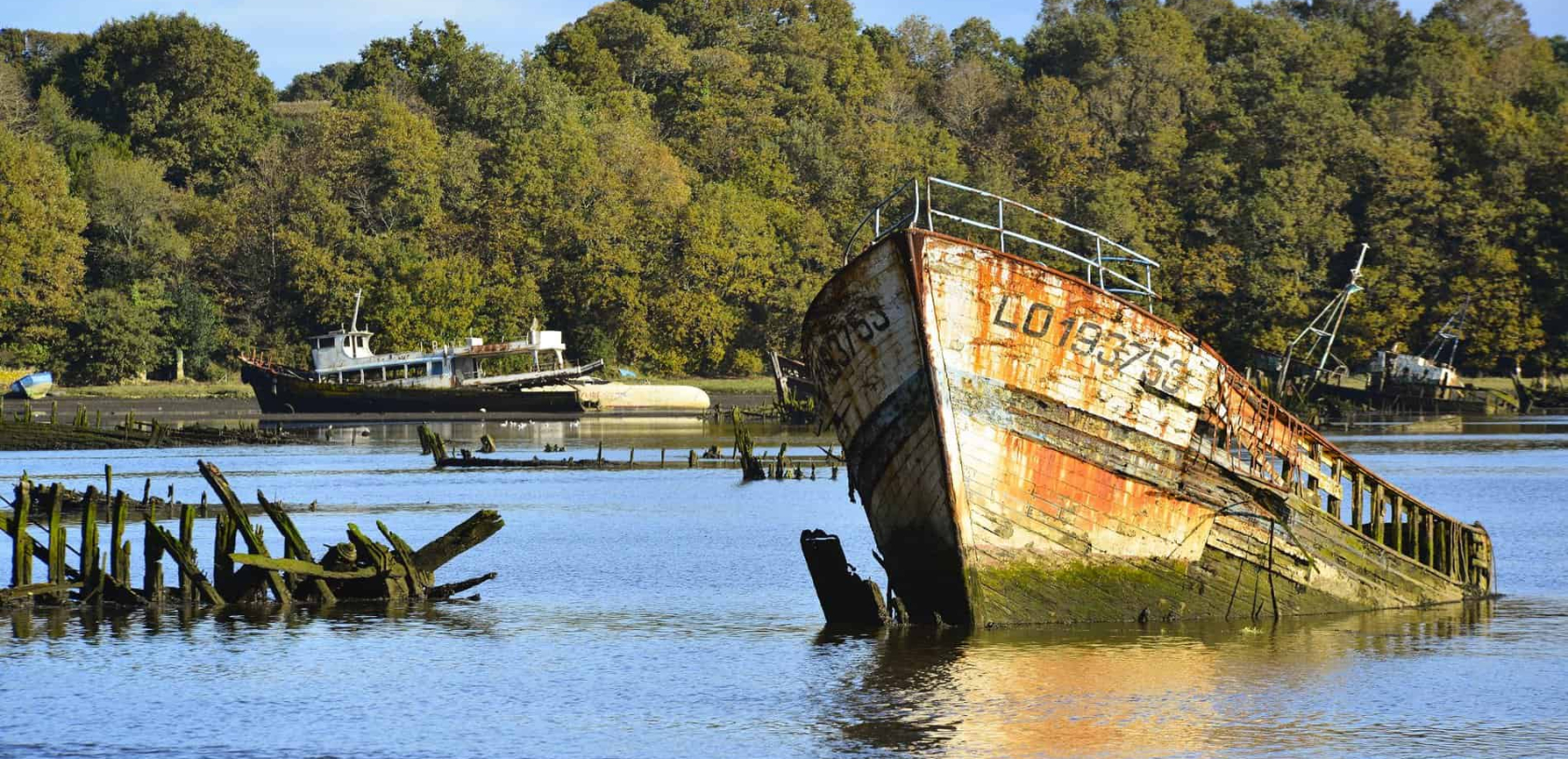 Cimetière de bateaux Kerhervy à Lanester (Morbihan)