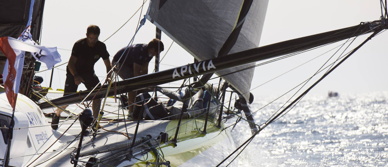 Voilier de course au large IMOCA (Apivia) pendant le Défi Azimut, au large de Lorient Bretagne Sud (Morbihan)