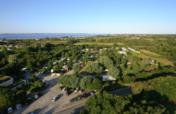 Vue du camping de la fontaine à Larmor-plage