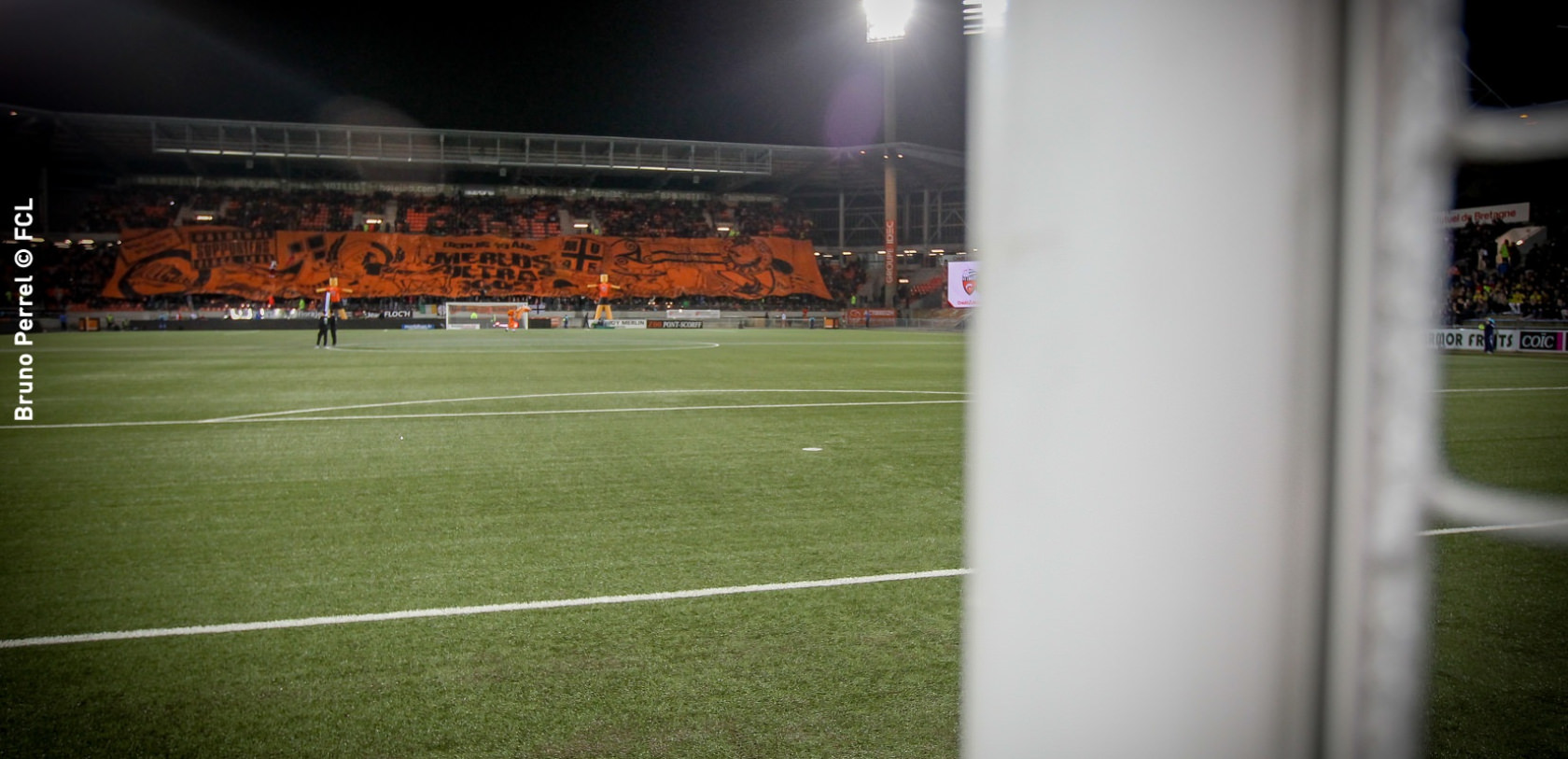 Tifo dans les tribunes du stade, FCL