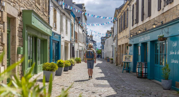 Balade dans la Grande Rue de Port-Louis (Morbihan)