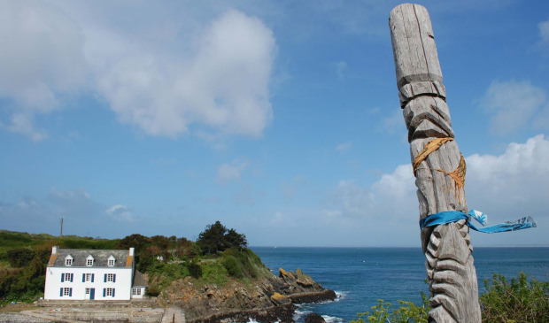 Totem à Port-Lay sur l'île de Groix