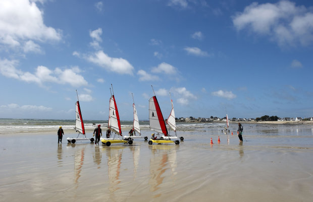 Chars à voile à la Grande Plage de Gâvres, Morbihan.