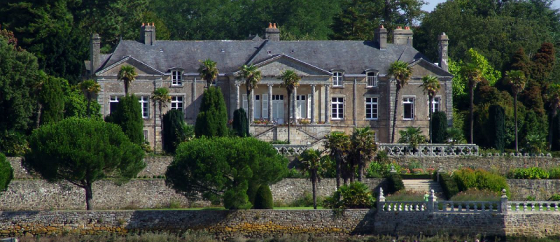 Château de Lanniron à Quimper, vue depuis les rives de l'Odet (Finistère)