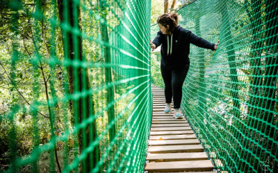 Chemin suspendu au parc animalier Les Terres de Nataé, à Pont-Scorff (Morbihan)
