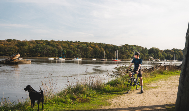 Balade à vélo sur les circuits de Lanester, côté Blavet et Cimetière de bateaux de Kerhervy (Morbihan)